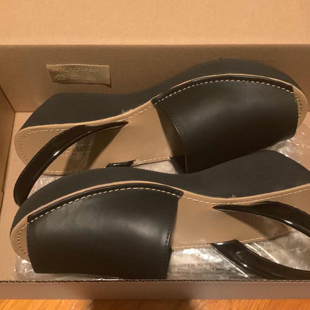 Black Kenneth Cole womens shoes